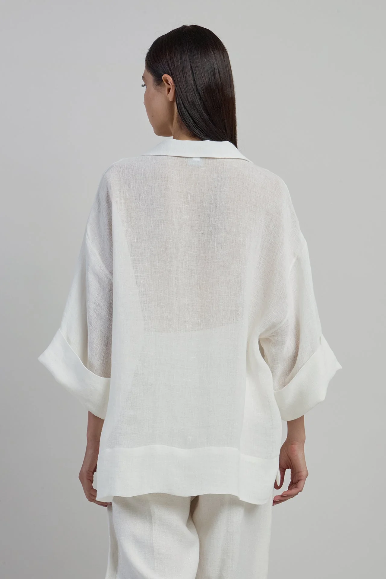 Women's V-Neck Brushed Linen Shirt with Short Sleeves | Eleventy - Image 7