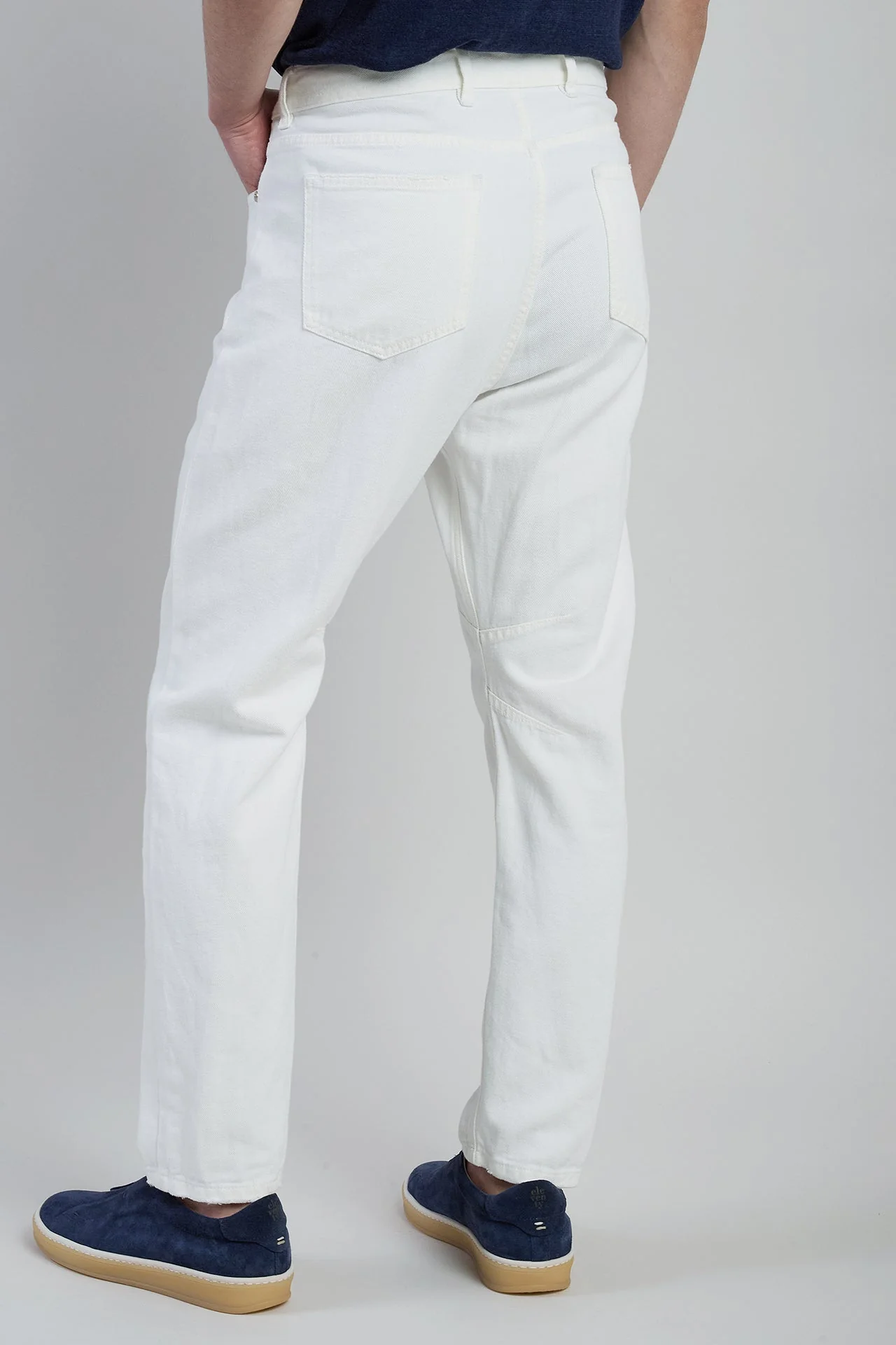 Relaxed Fit Cotton Linen Denim 5-Pocket Trousers | Eleventy - Image 3
