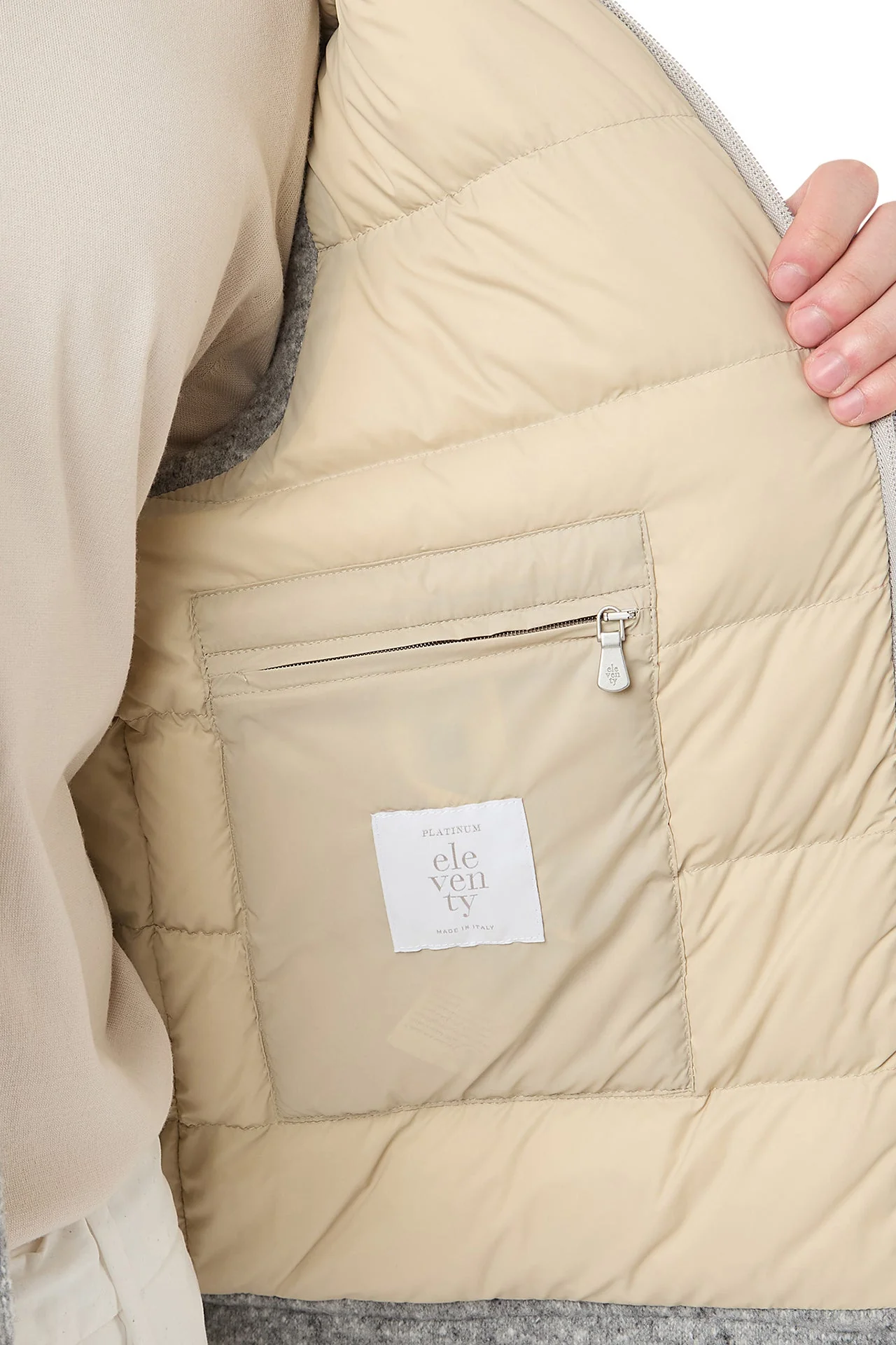HOODED VEST - Image 5