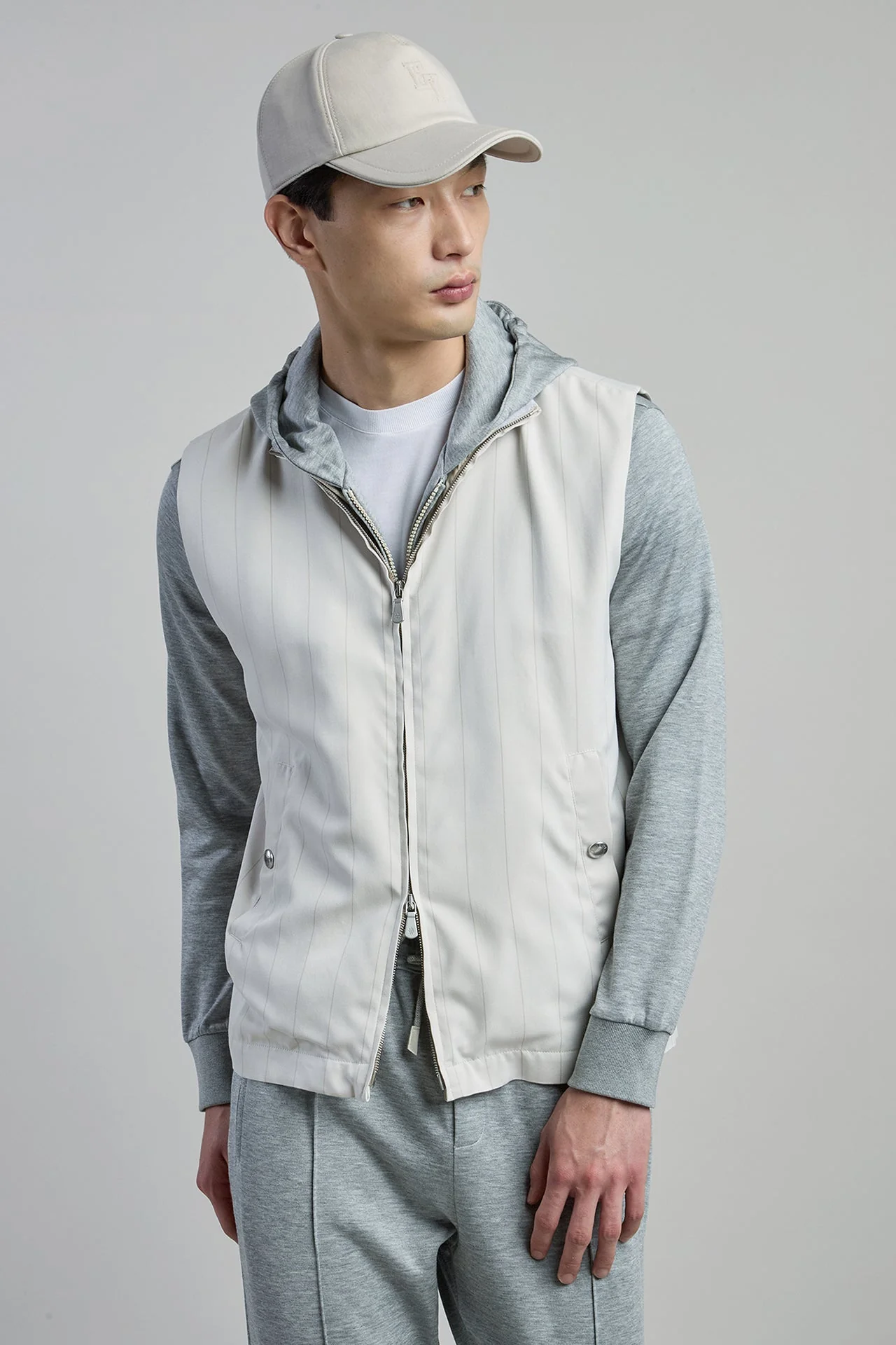 Men's Pinstripe Silk Full-Zip Vest with Stand Collar | Eleventy - Image 2