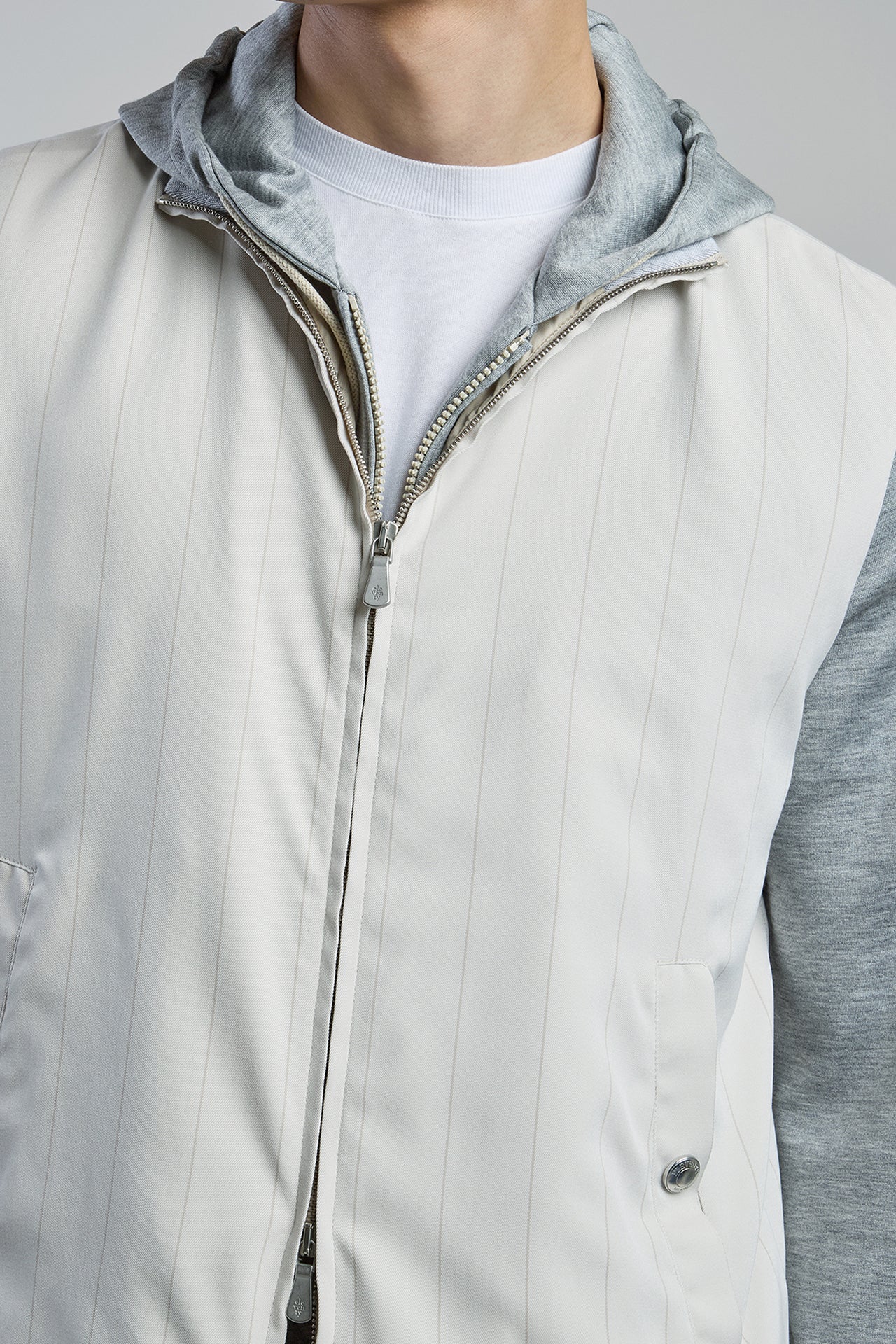 Men's Pinstripe Silk Full-Zip Vest with Stand Collar | Eleventy - Image 4