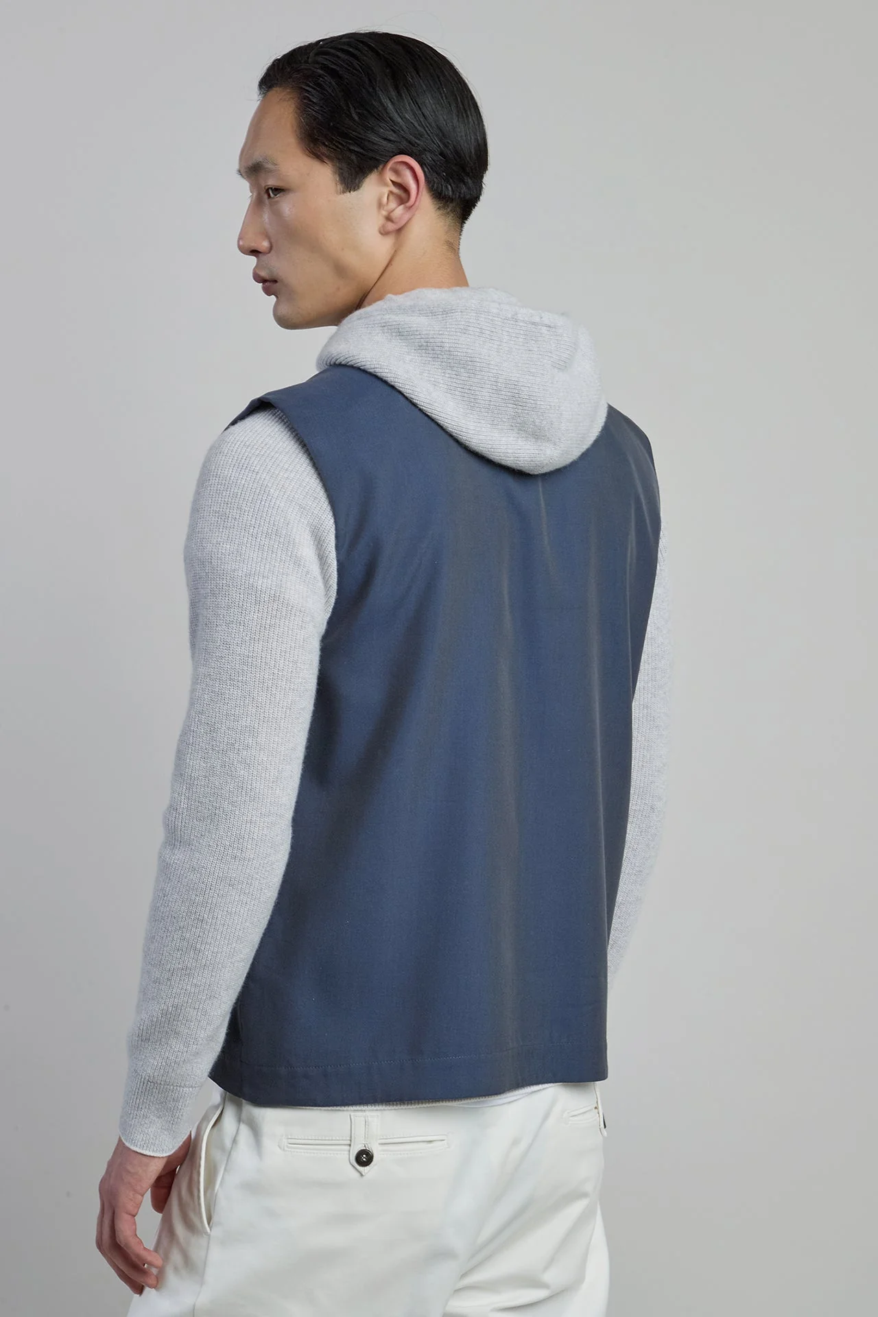 Men's Full-Zip 100% Silk Vest with Stand-Up Collar | Eleventy - Image 3