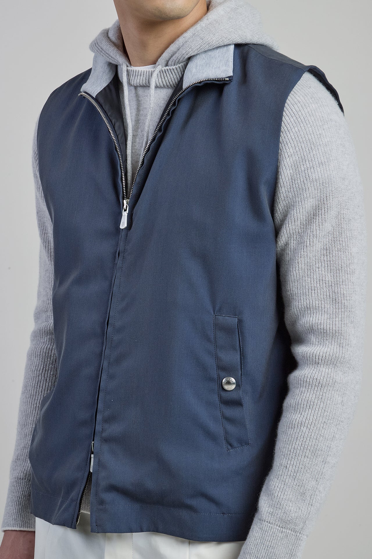 Men's Full-Zip 100% Silk Vest with Stand-Up Collar | Eleventy - Image 4