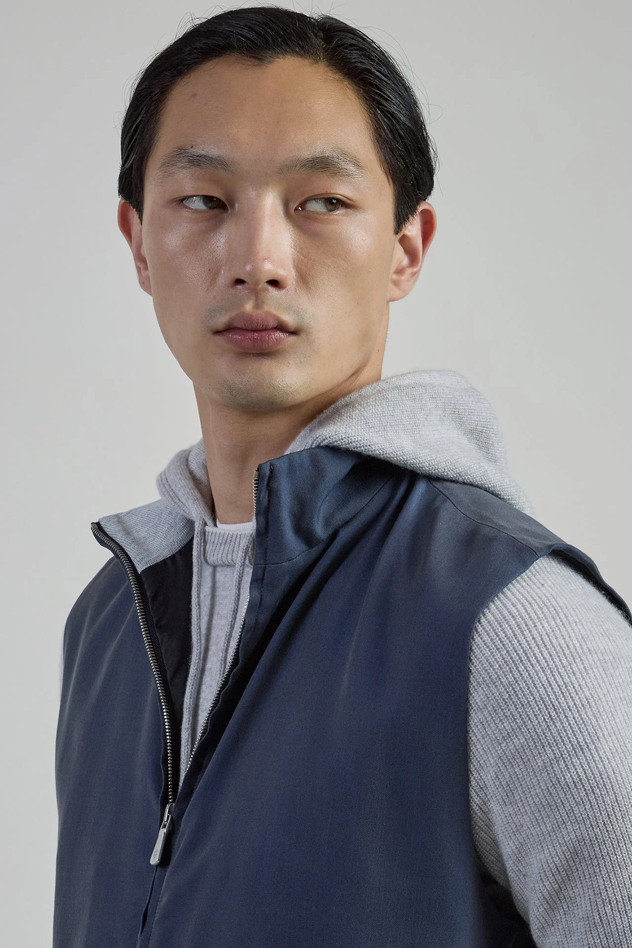 Men's Full-Zip 100% Silk Vest with Stand-Up Collar | Eleventy - Image 5