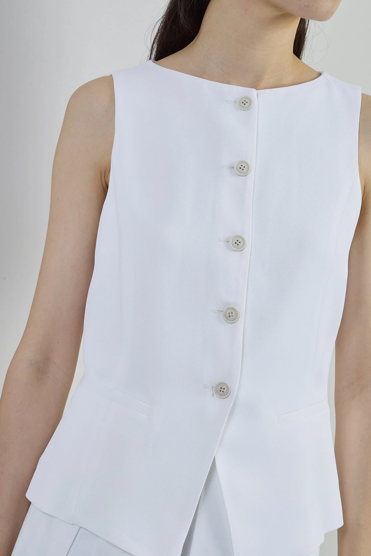 Women's Boat Neck Viscose Vest with Diagonal Weave | Eleventy - Image 4
