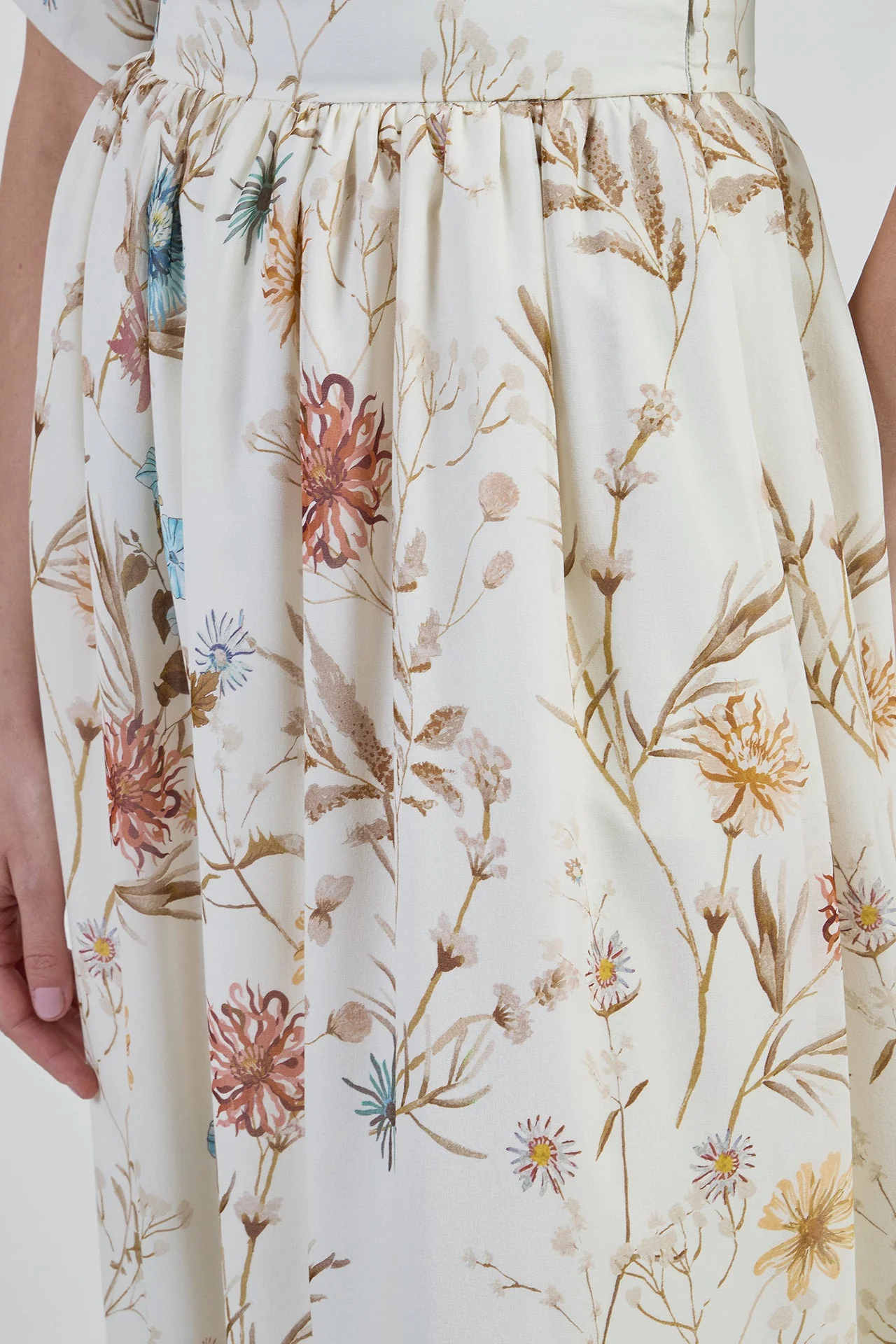 Long Printed Silk Georgette Skirt with Floral Pattern | Eleventy - Image 4