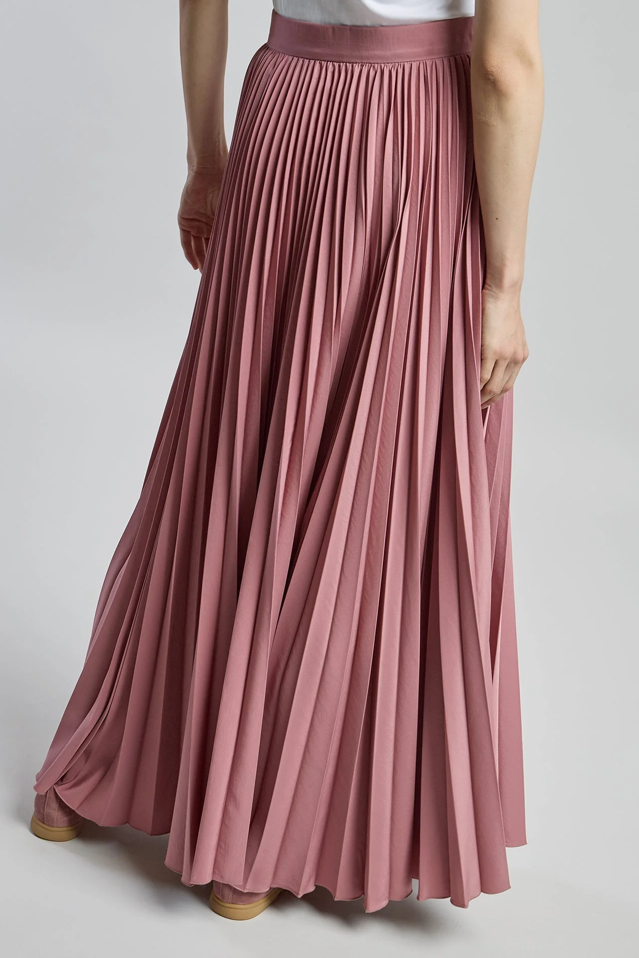 Long Pleated Soleil Skirt in Beige Technical Fabric | Eleventy - Image 3