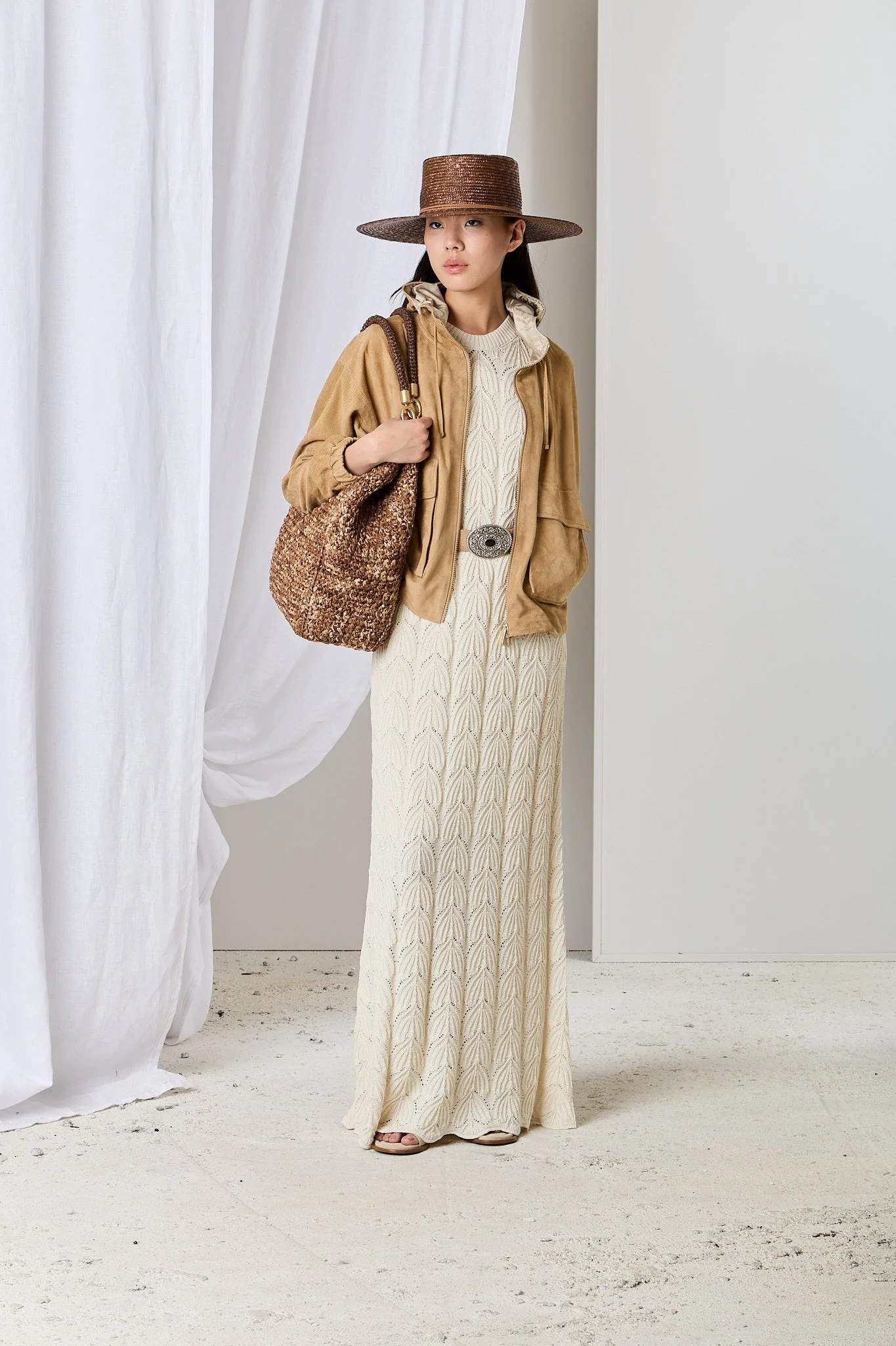 Look Woman 4
