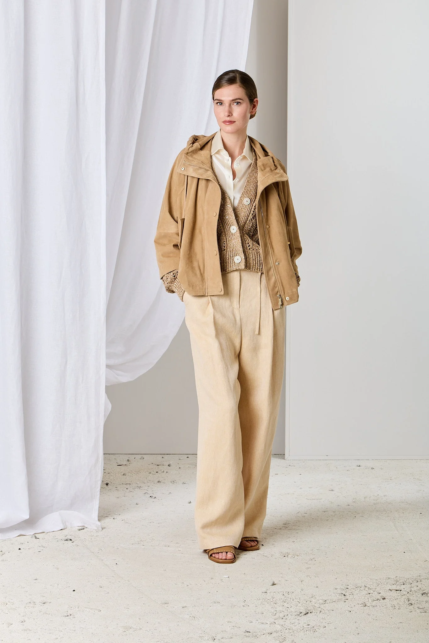 Look Woman 6