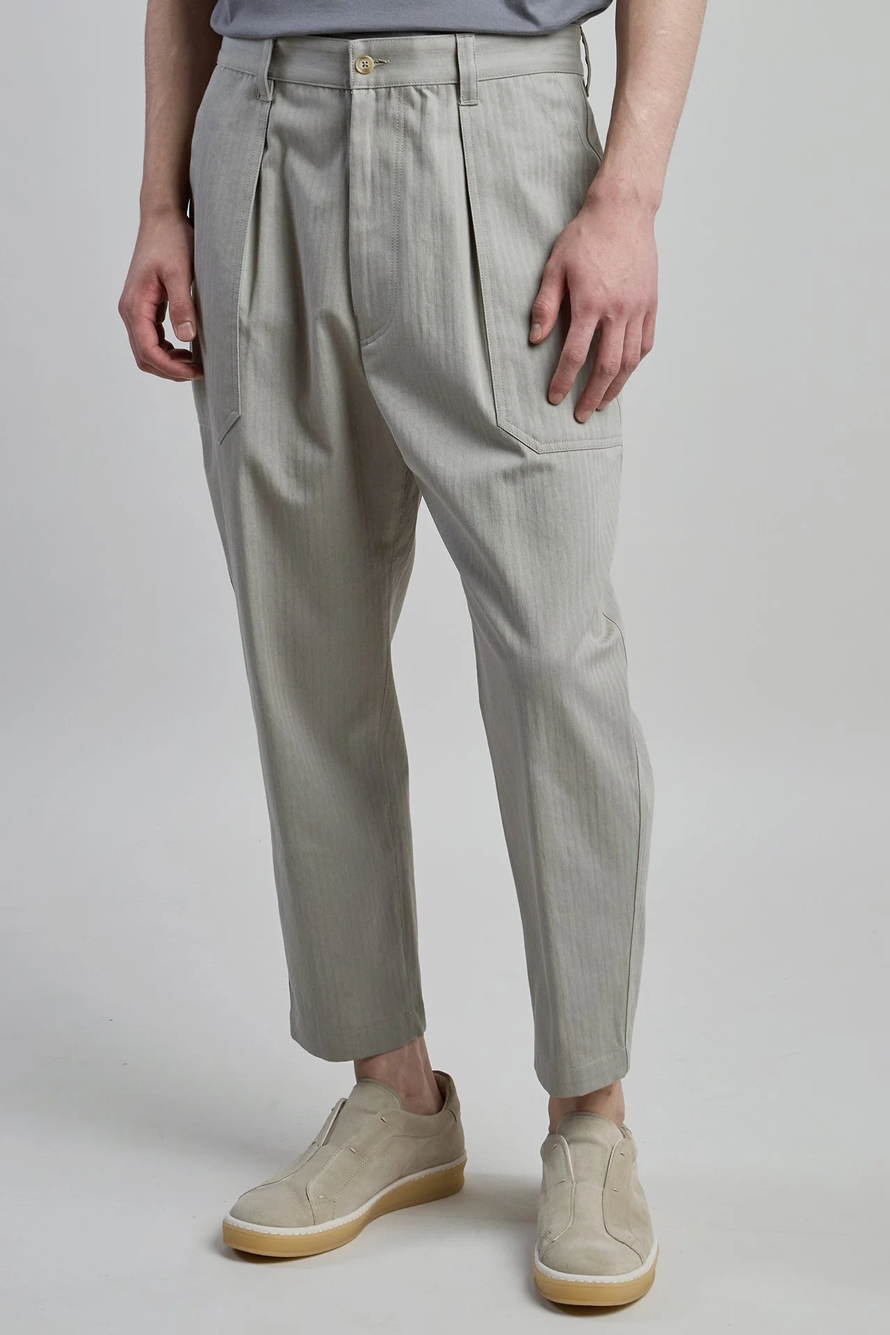 Men's Relaxed Fit Cotton Fatigue Trousers with Pleats | Eleventy - Image 2