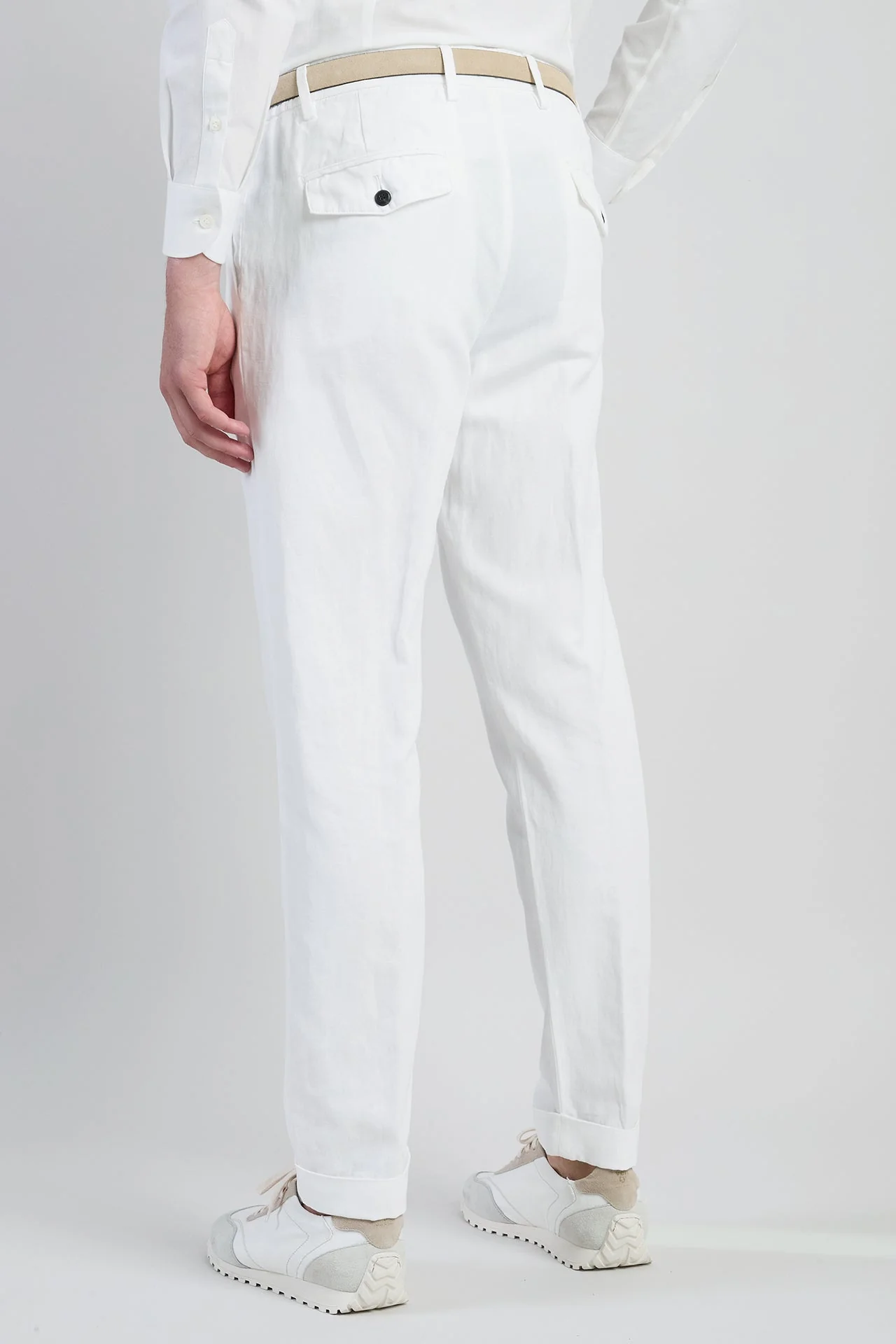 Men's Cotton Linen Chino Trousers with Pleats | Eleventy - Image 3