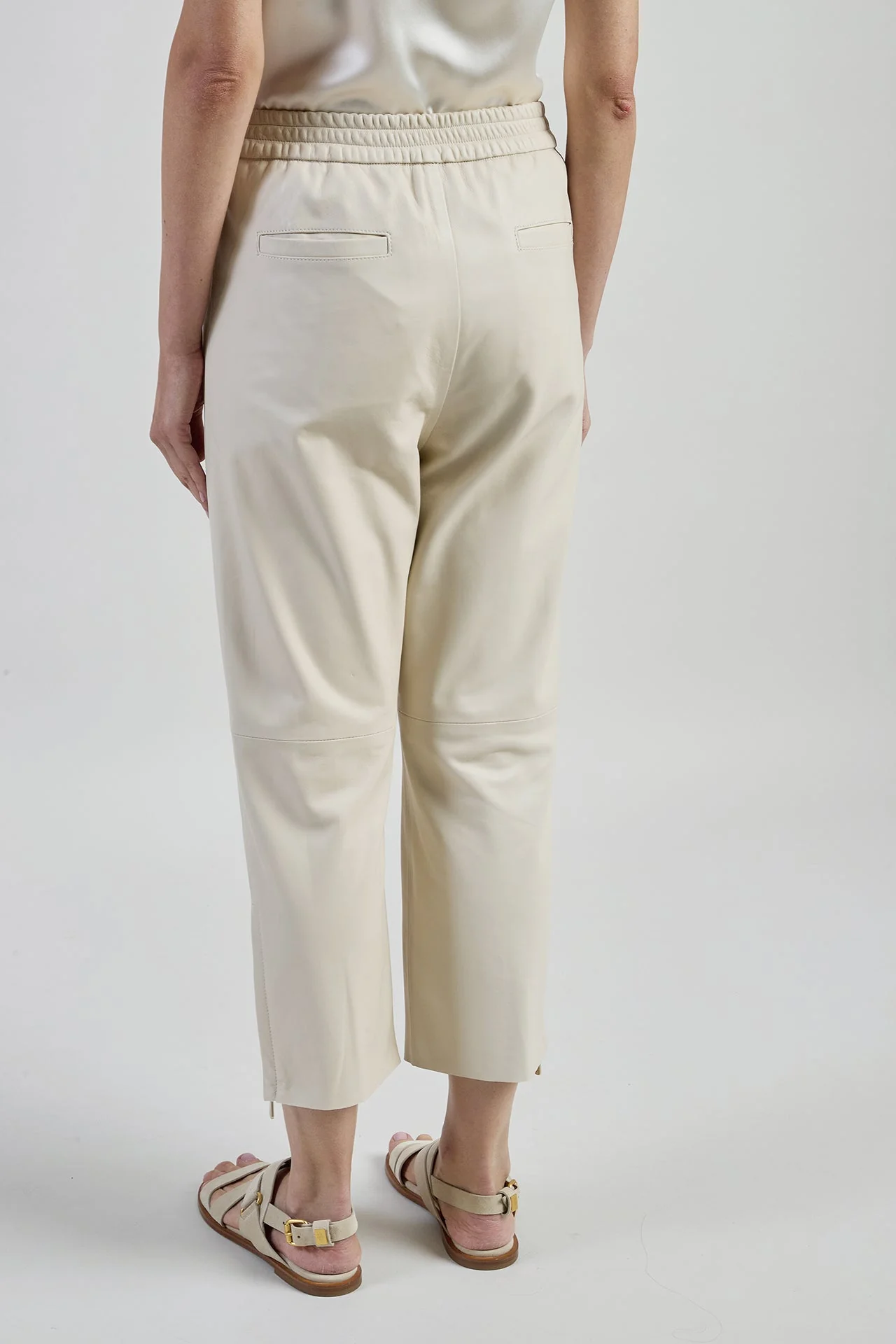 Women's Cropped Plongé Nappa Leather Trousers | Eleventy - Image 3