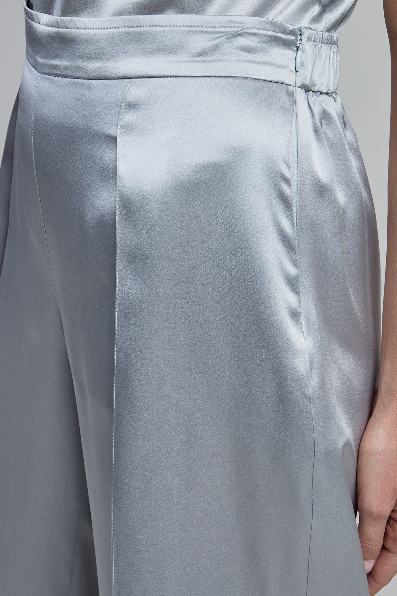Women's Elegant Double Silk Satin Trousers with Pleats | Eleventy - Image 4