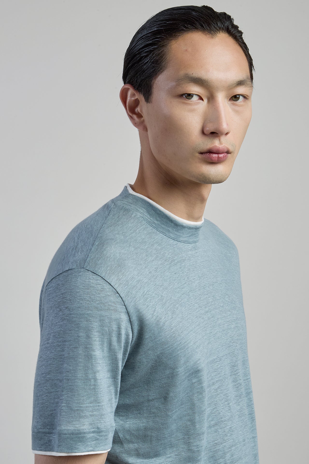 Men's Crew Neck Linen T-shirt with High Collar | Eleventy - Image 4