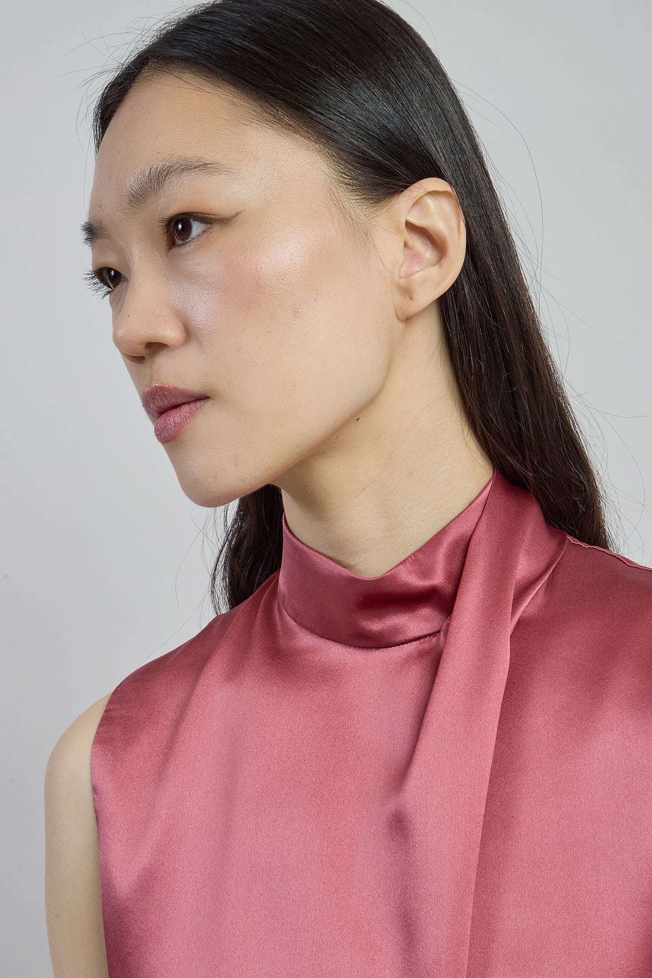 Women's Sleeveless Double Silk Satin Crossover Neck Top | Eleventy - Image 8