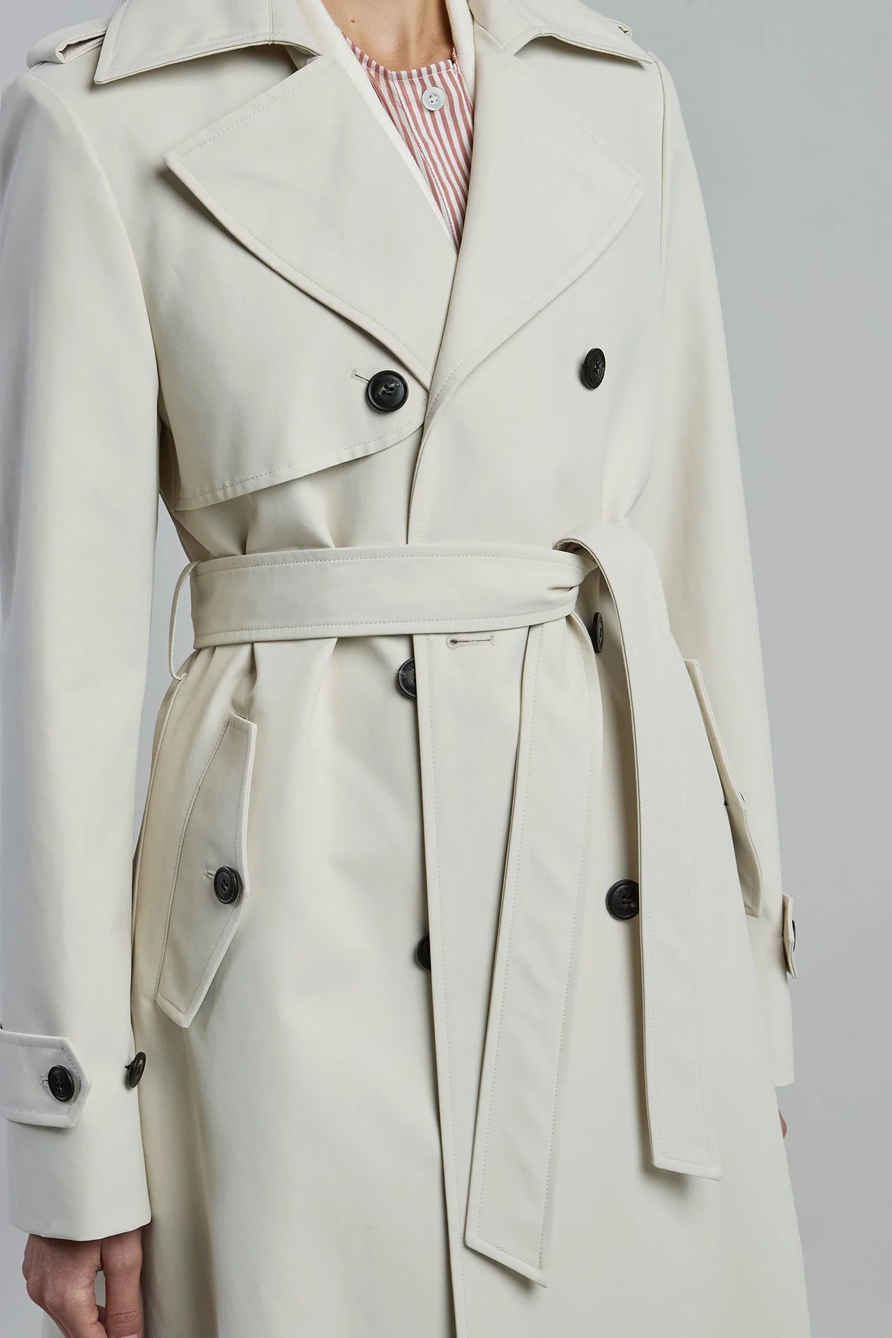 Women's Water-Resistant Long Cotton Trench Coat | Eleventy - Image 4